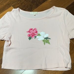 Cropped light pink T-shirt